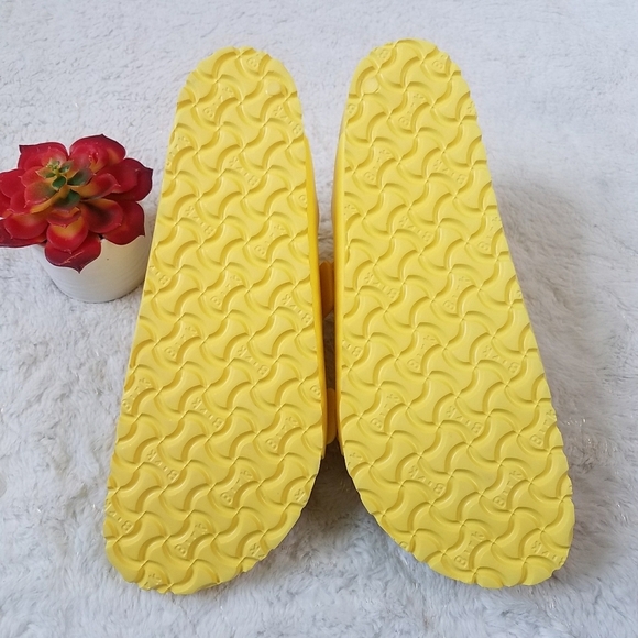 Sandals_&_Flip_Flops